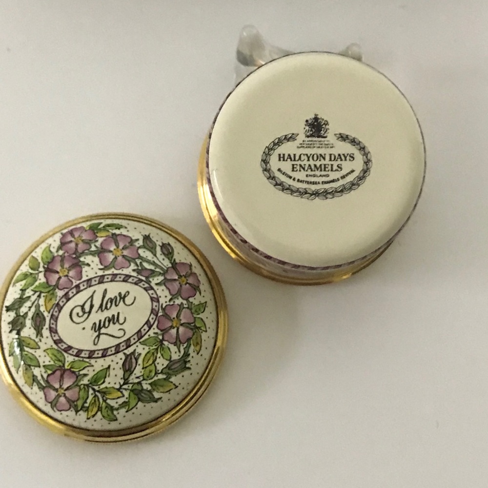 Halcyon Days Enamels “I Love You”
